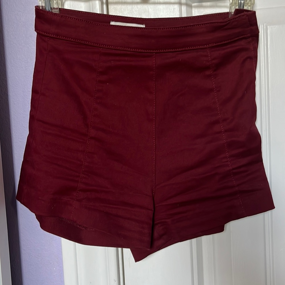 High rise dark cherry short